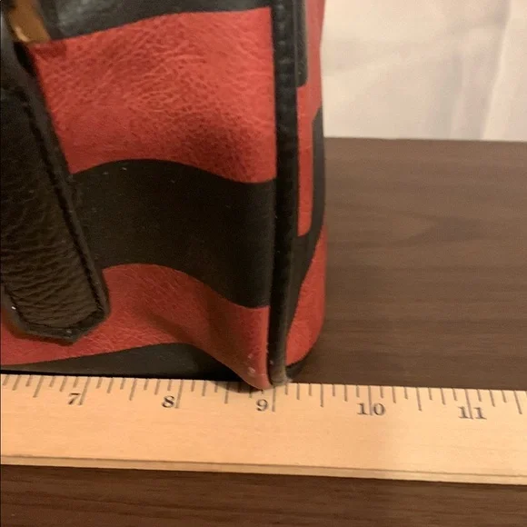 Warner Bros. Harry Potter Hogwarts Striped Mini Bag in Red and Black - Picture 11 of 13